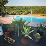 Domaine Du Colombier, D'hotes 4* Larroque (Tarn)