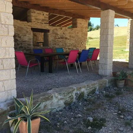 Domaine Du Colombier, D'hotes Bed and breakfast Larroque (Tarn)