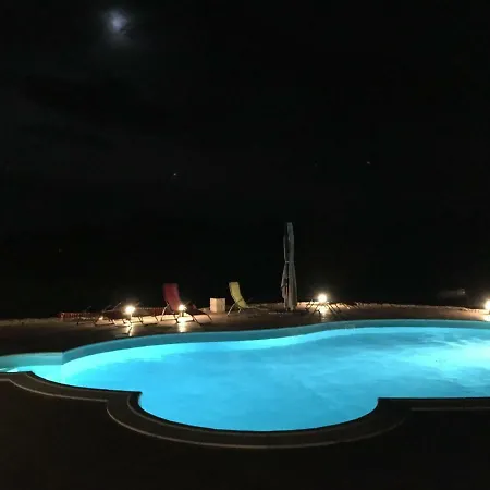 Domaine Du Colombier, D'hotes Bed and breakfast Larroque (Tarn)