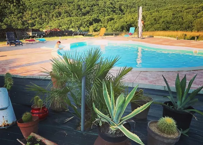 Domaine Du Colombier, D'hotes 4* Larroque (Tarn)